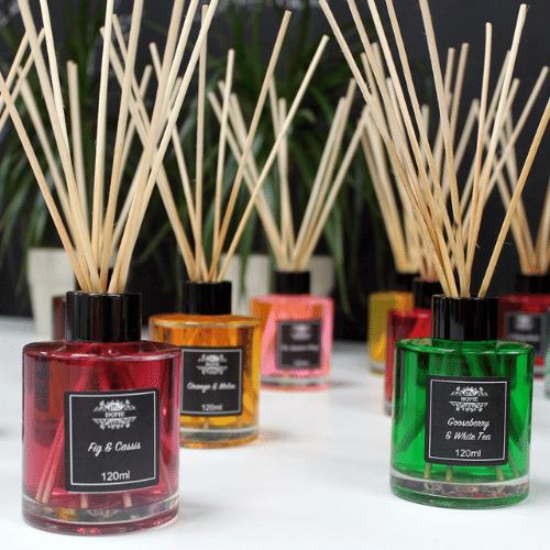 Diffusers med duftpinde af japansk kirsebærtræ