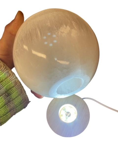 Selenit kuppel lampe med LED lys